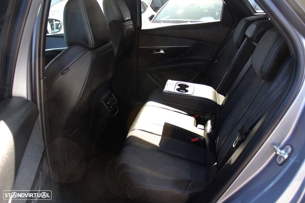 Peugeot 3008 1.2 PureTech Allure Pack EAT8 - 17