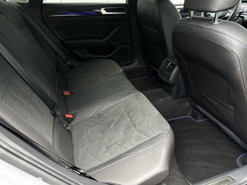 Volkswagen Arteon 2.0 TSI 4Motion R DSG - 9