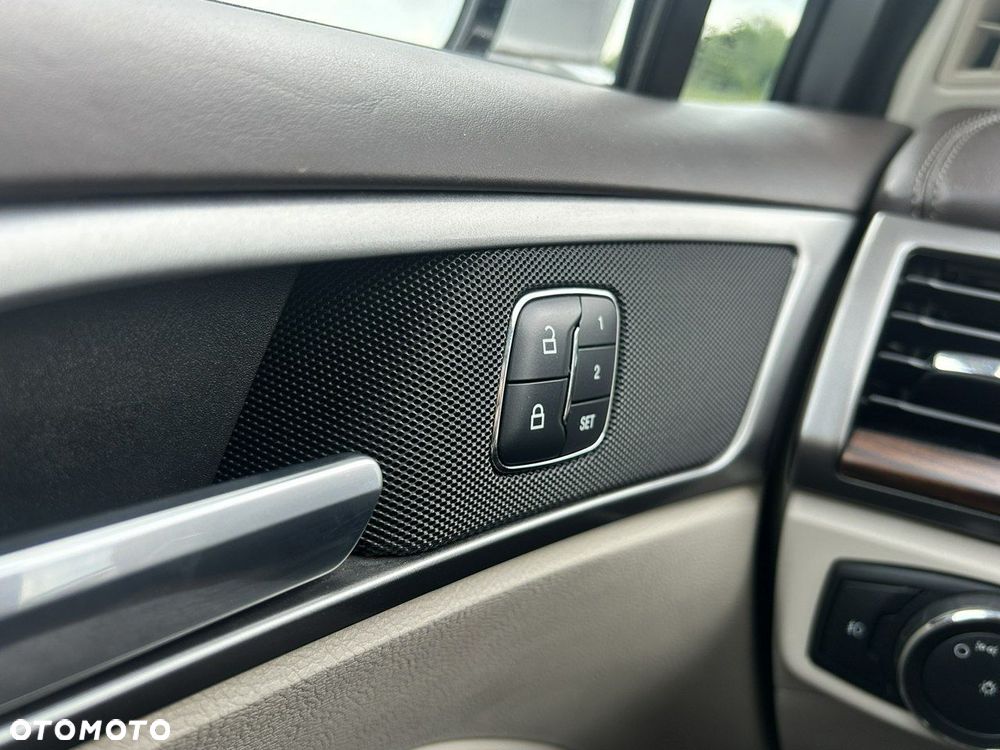 Ford Fusion - 29