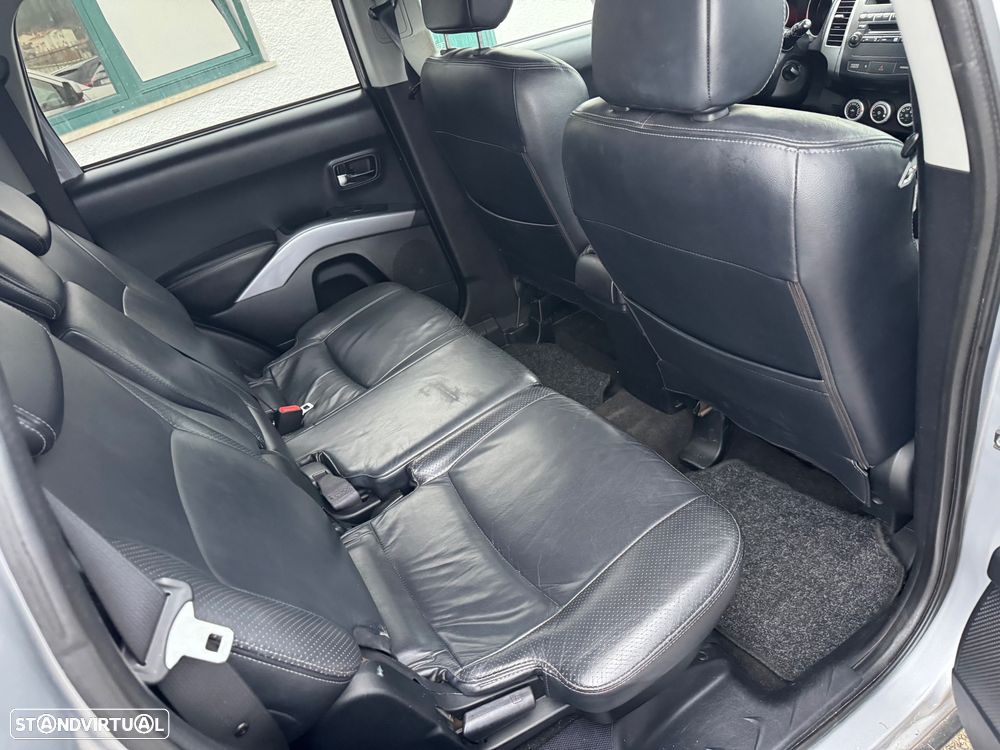 Mitsubishi Outlander 2.0 DI-D Intense+ 4WD - 30