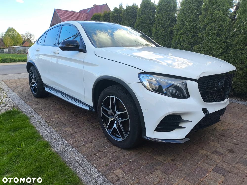 Mercedes-Benz GLC 300 4Matic 9G-TRONIC AMG Line - 3