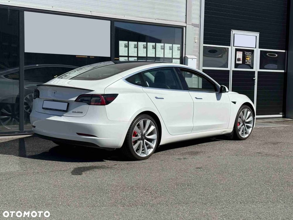 Tesla Model 3 Langstreckenbatterie Allradantrieb Dual Motor Performance - 3