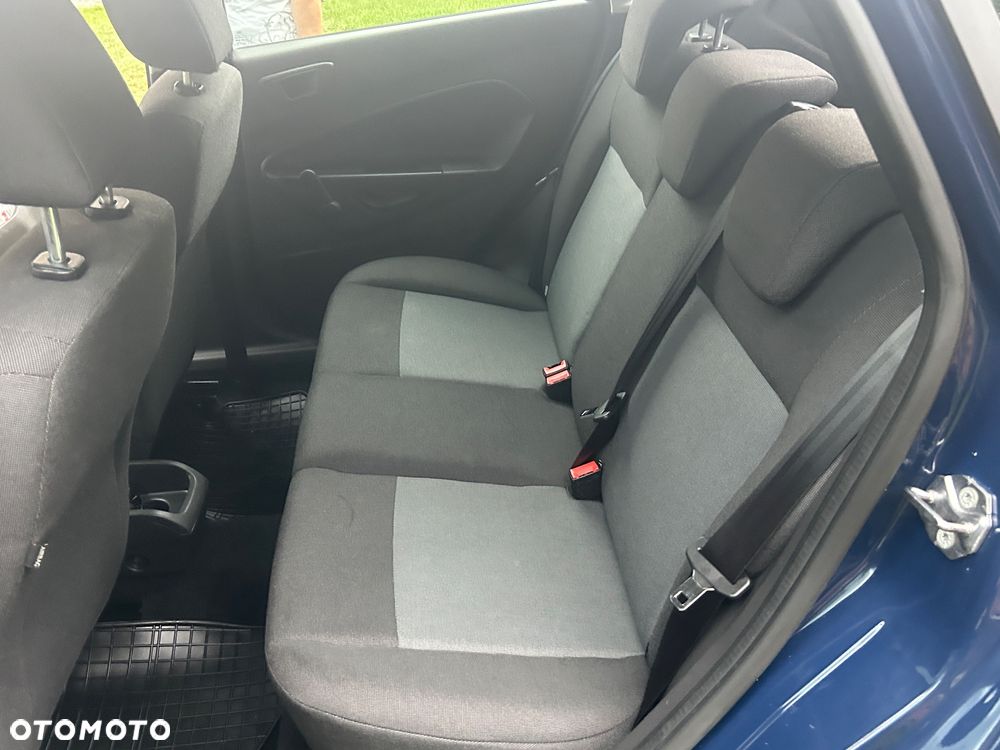Ford Fiesta - 32