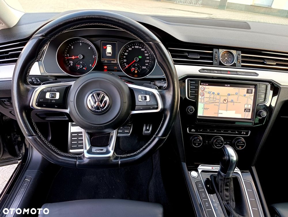 Volkswagen Passat Variant 2.0 TDI SCR DSG 4Motion Business - 35