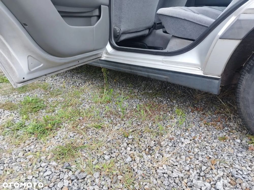 Volkswagen Passat 2.0 GL - 11