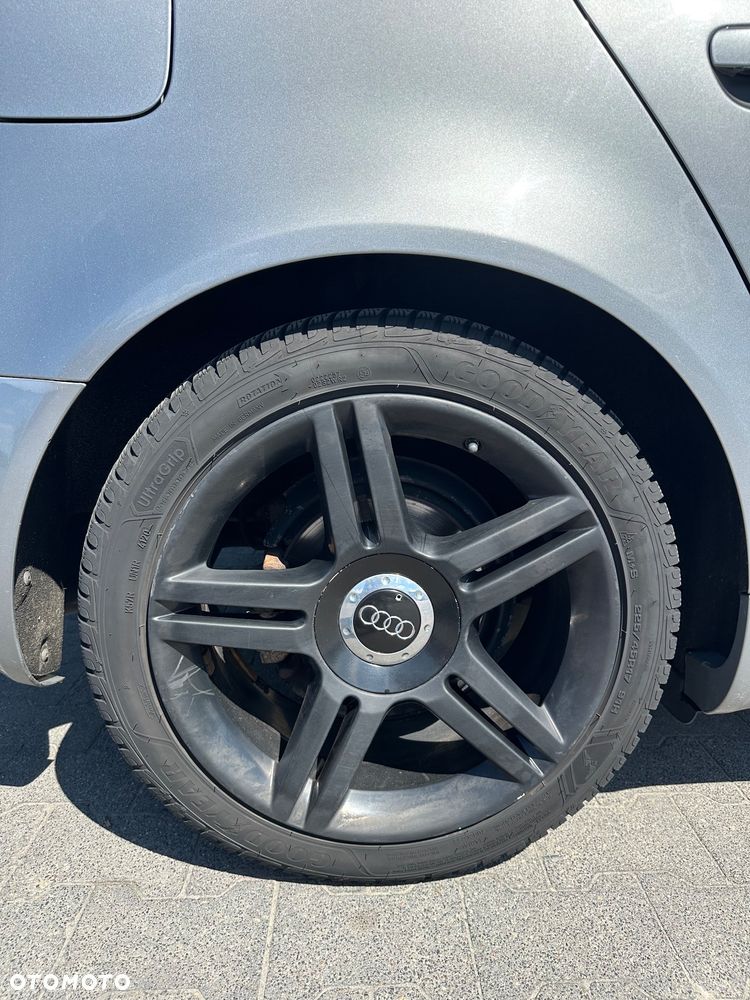 Audi A4 Avant 2.0 TDI - 19