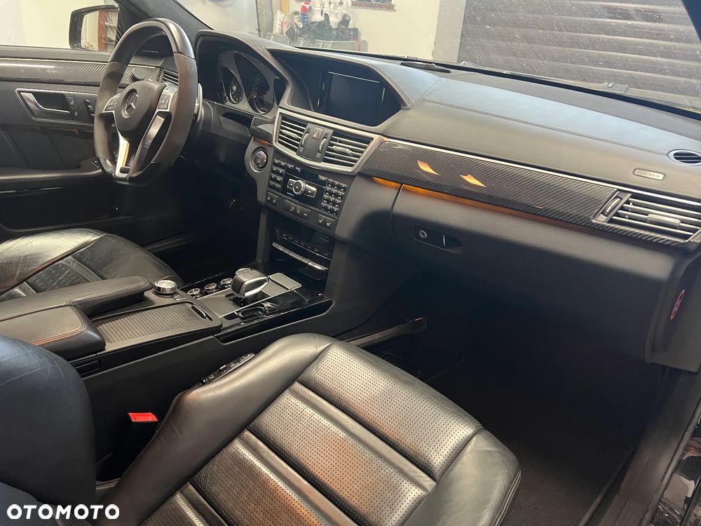 Mercedes-Benz Klasa E 63 AMG AMG AMG Speedshift MCT AMG Performance Package - 21