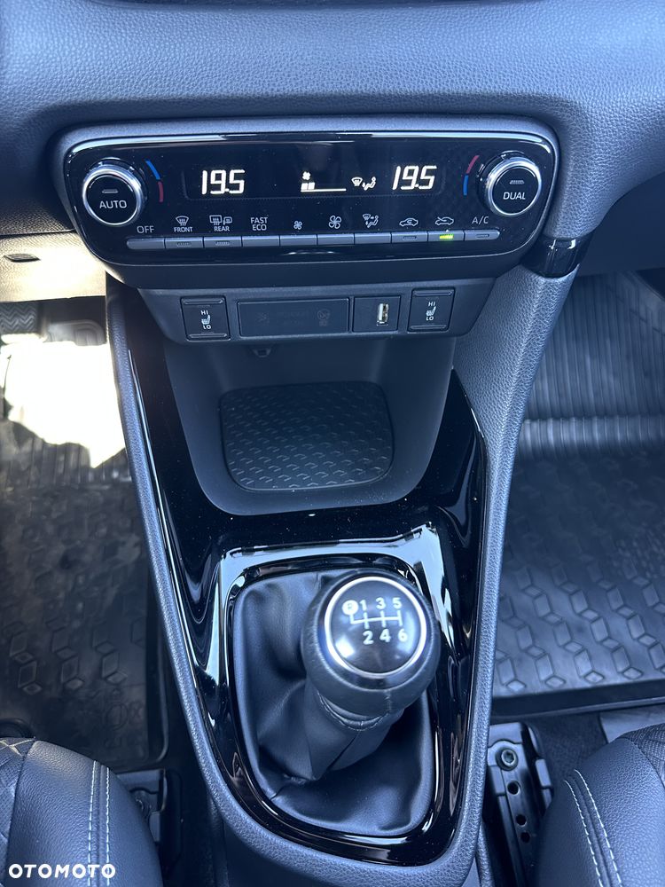 Toyota Yaris 1.5 Selection Style - 19