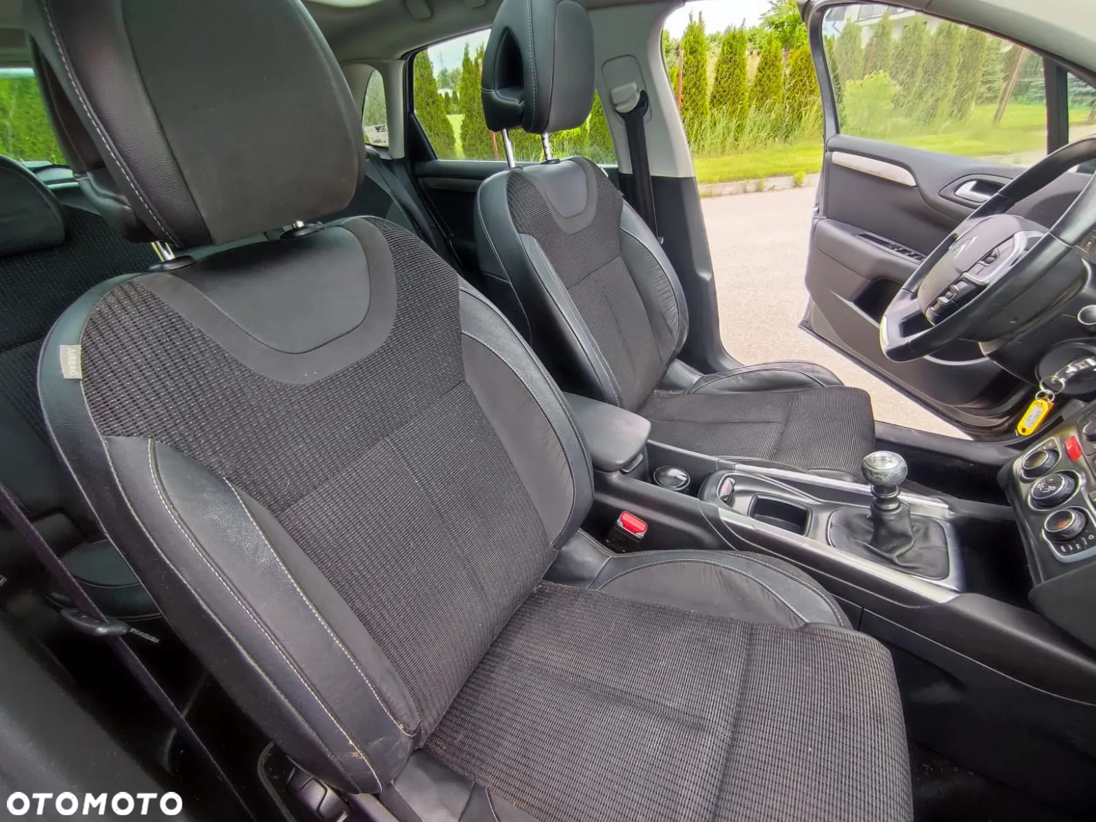 Volkswagen Golf 2.0 BlueTDI Highline - 22