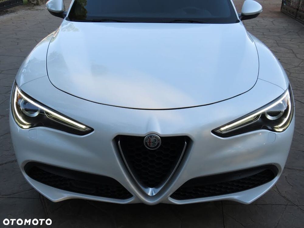 Alfa Romeo Stelvio 2.0 Turbo 16V AT8-Q4 Ti - 3