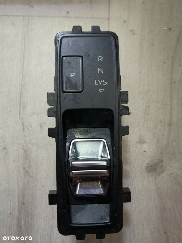 PRZEŁĄCZNIK WYBIERAK AUDI 8Y0713059A