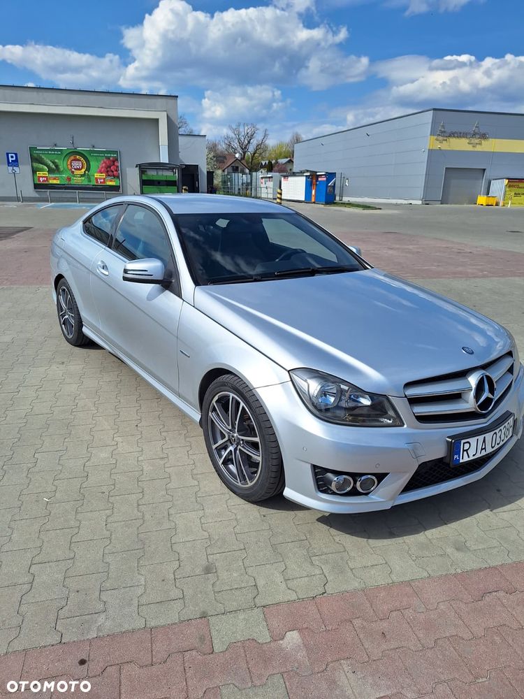 Mercedes-Benz Klasa C 250 CDI DPF BlueEFFICIENCY 7G-TRONIC Edition 1 - 33