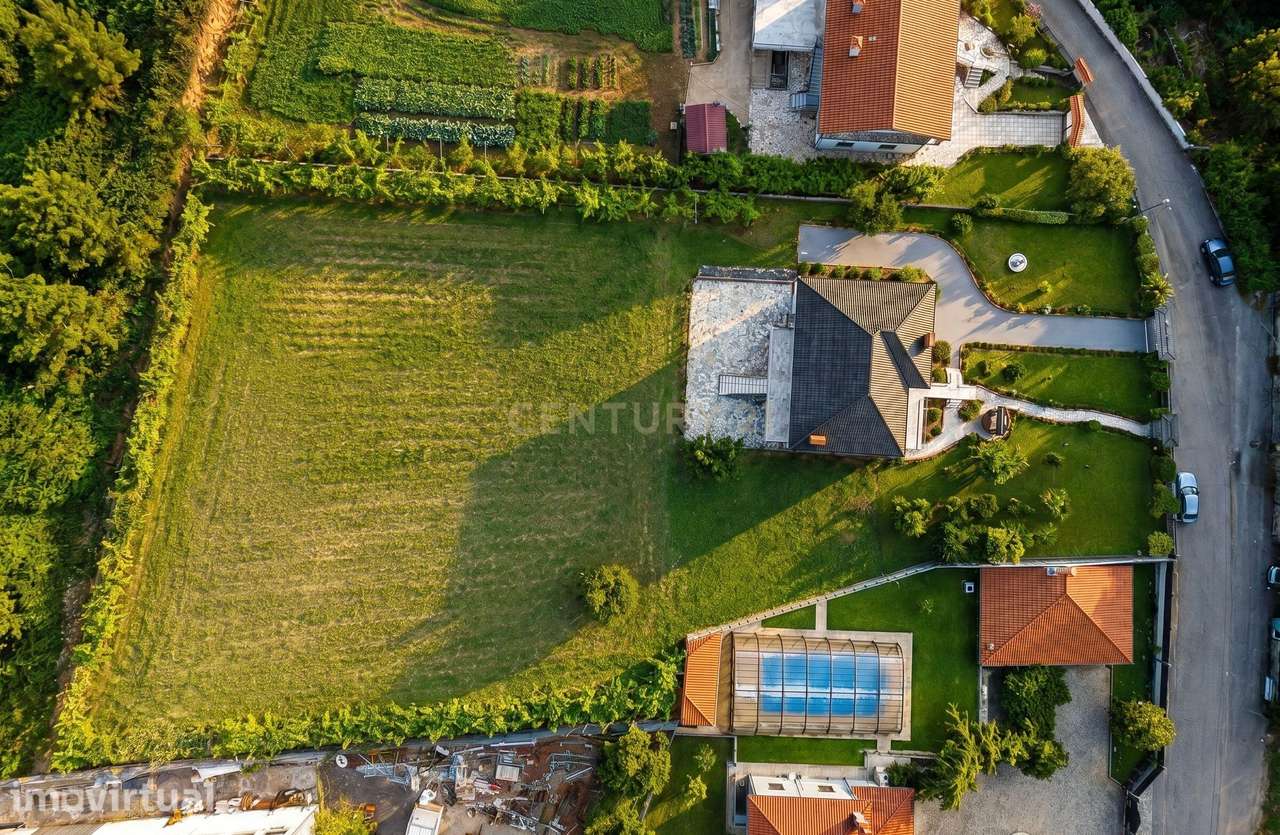 Moradia T3 com Amplo Jardim e Excelente Exposição Solar - Grande imagem: 2/14