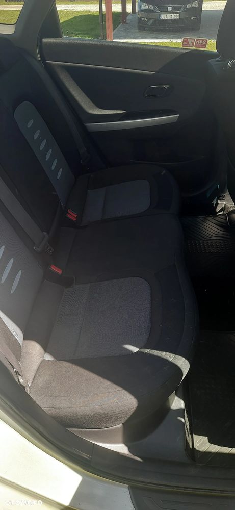 Kia Ceed - 15