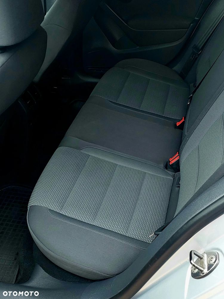 Volkswagen Golf - 14