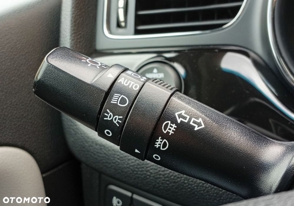 Kia Ceed - 33