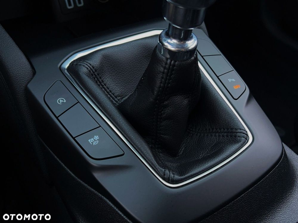 Ford Kuga - 27