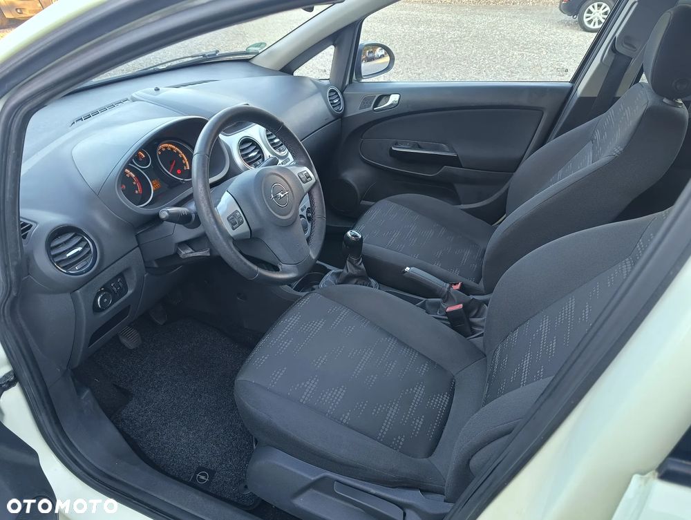 Opel Corsa 1.4 16V Edition - 11