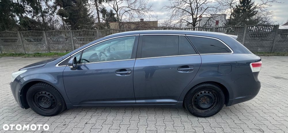 Toyota Avensis 2.0 D-4D 2010 - 8