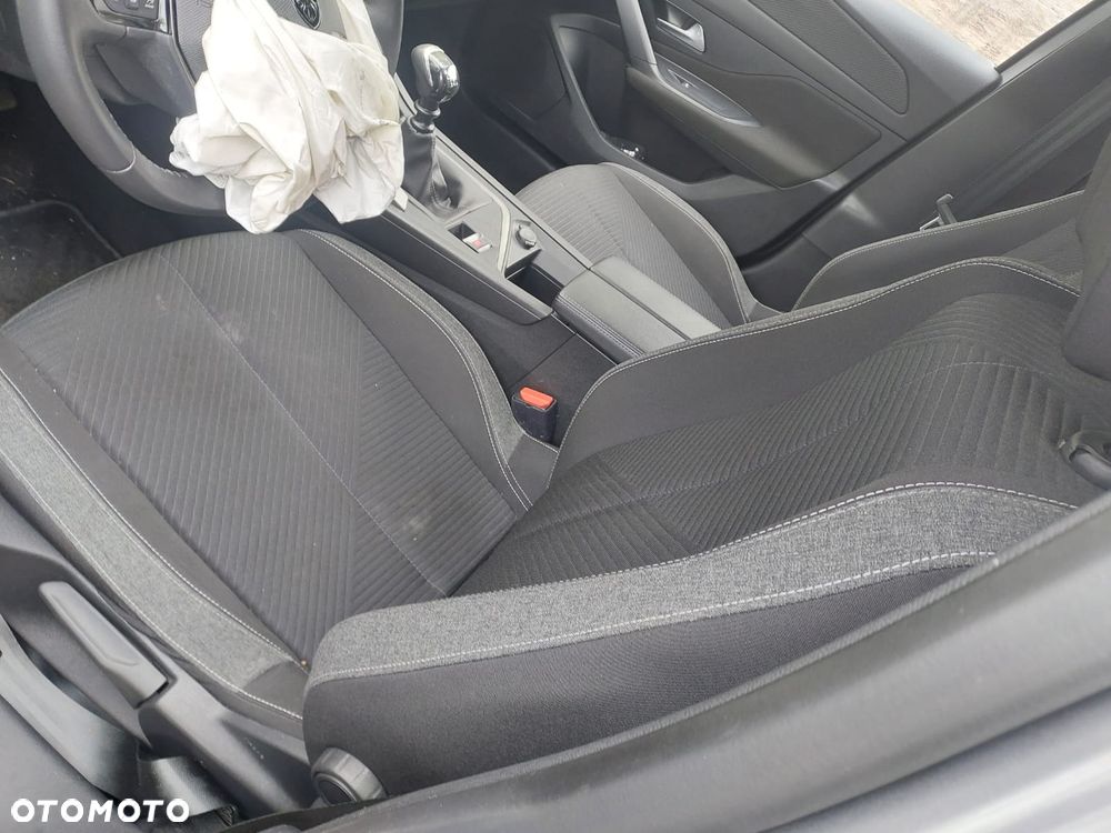 Peugeot 308 - 11