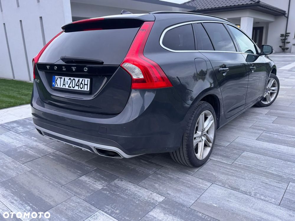 Volvo V60 D3 Summum - 10