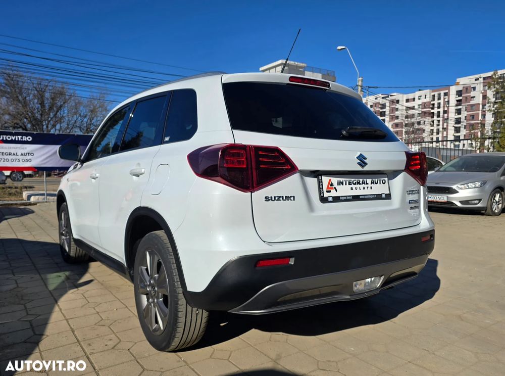 Suzuki Vitara 1.4 Boosterjet AllGrip MHEV Passion - 4