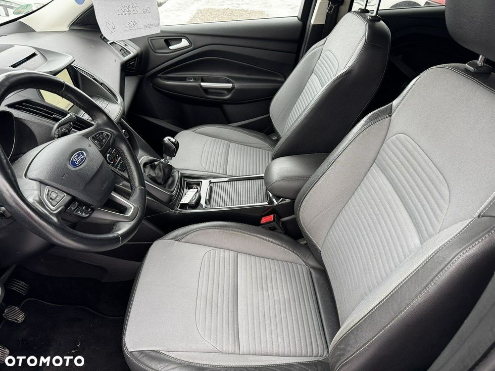 Ford Kuga 2.0 TDCi 4x2 Titanium - 30