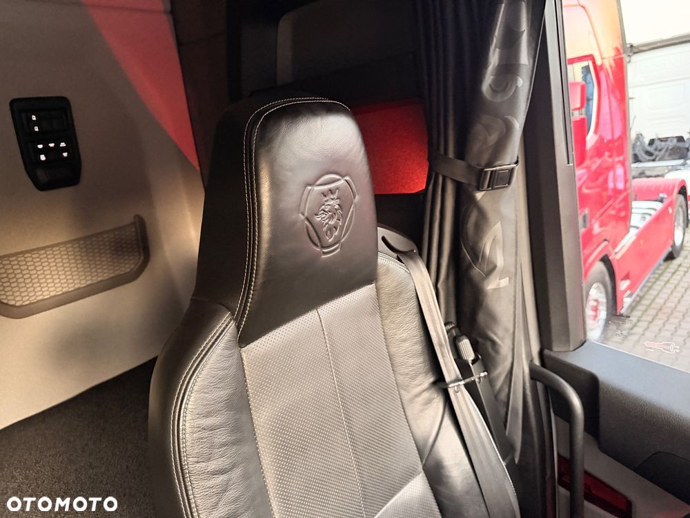 Scania 500S SCANIA Super z Niemiec pełna opcja, skóry, 6x poduszek przód i tył 2022/2023 - 30