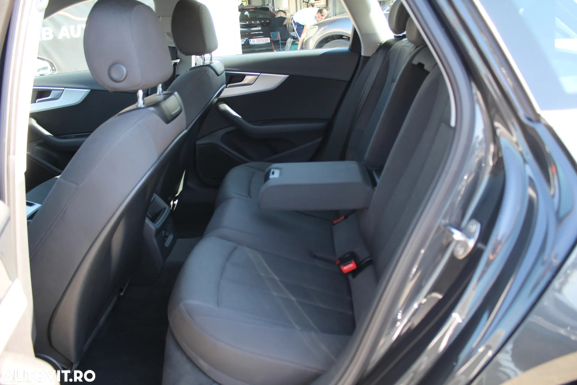 Audi A4 Avant 35 TDI S tronic design - 21