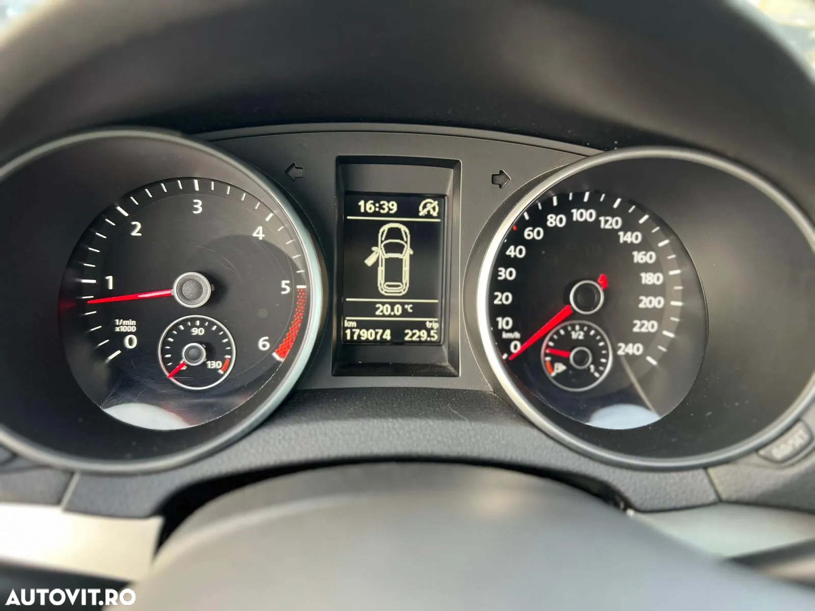 Volkswagen Golf 1.6 TDI BlueMotion Technology Cup - 10