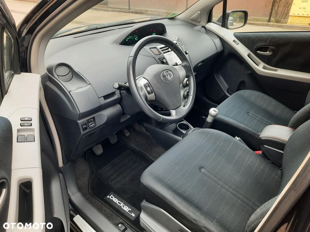 Toyota Yaris 1.3 Sol Premium - 12