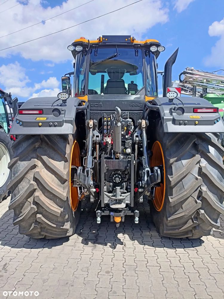 JCB FASTRAC 8330 - 6