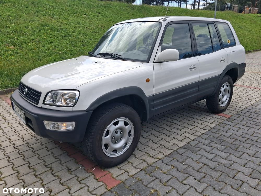Toyota RAV4 2.0 GLi - 1