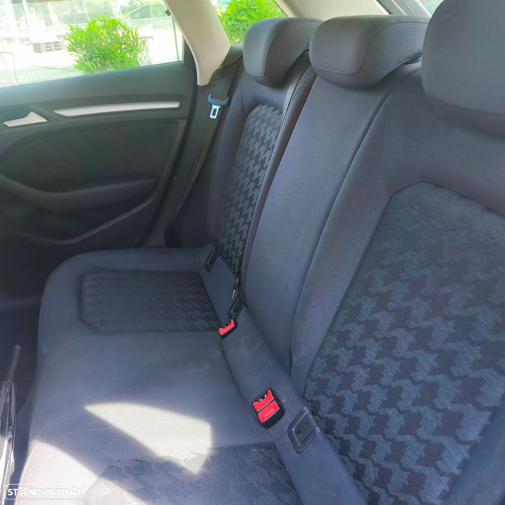 Audi A3 Sportback 1.6 TDI Attraction - 10