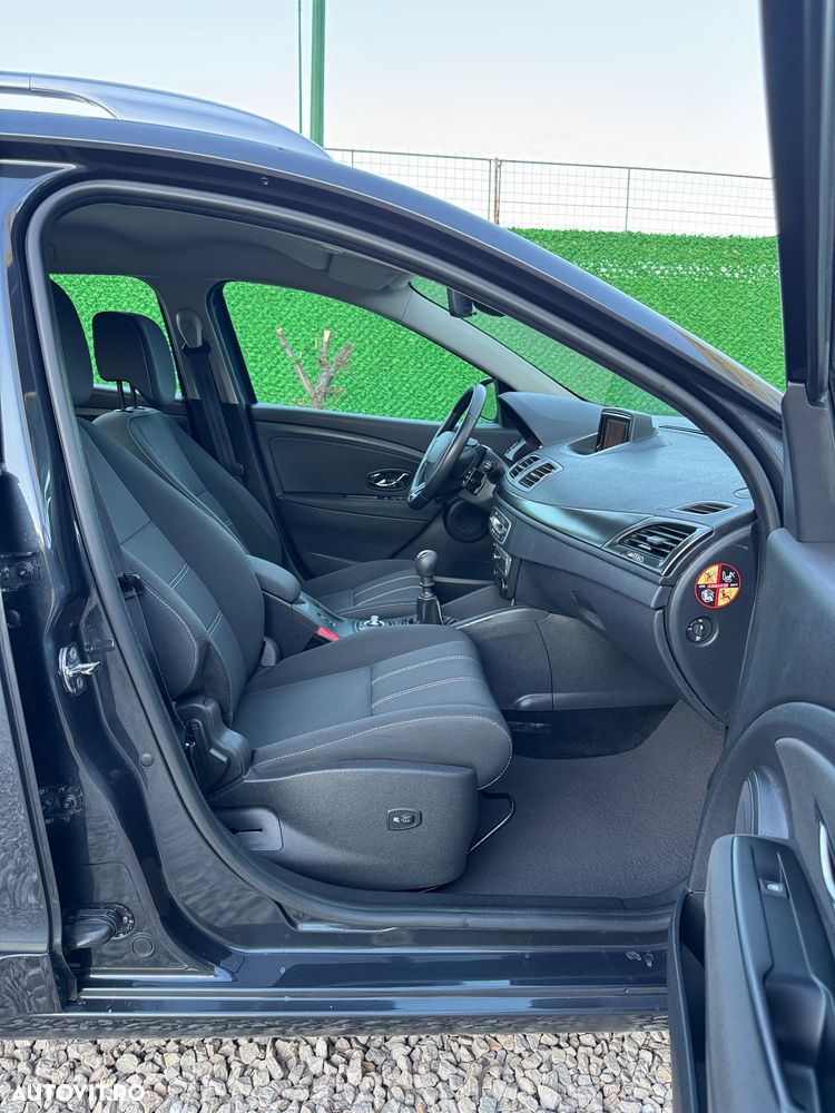 Renault Megane dCi 110 FAP Paris - 12