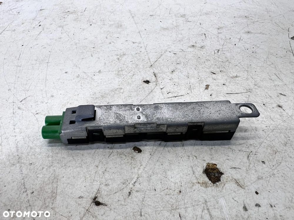 ANTENA WZMACNIACZ ANTENOWY AUDI A5 8T CABRIO 8F0035225C - 3