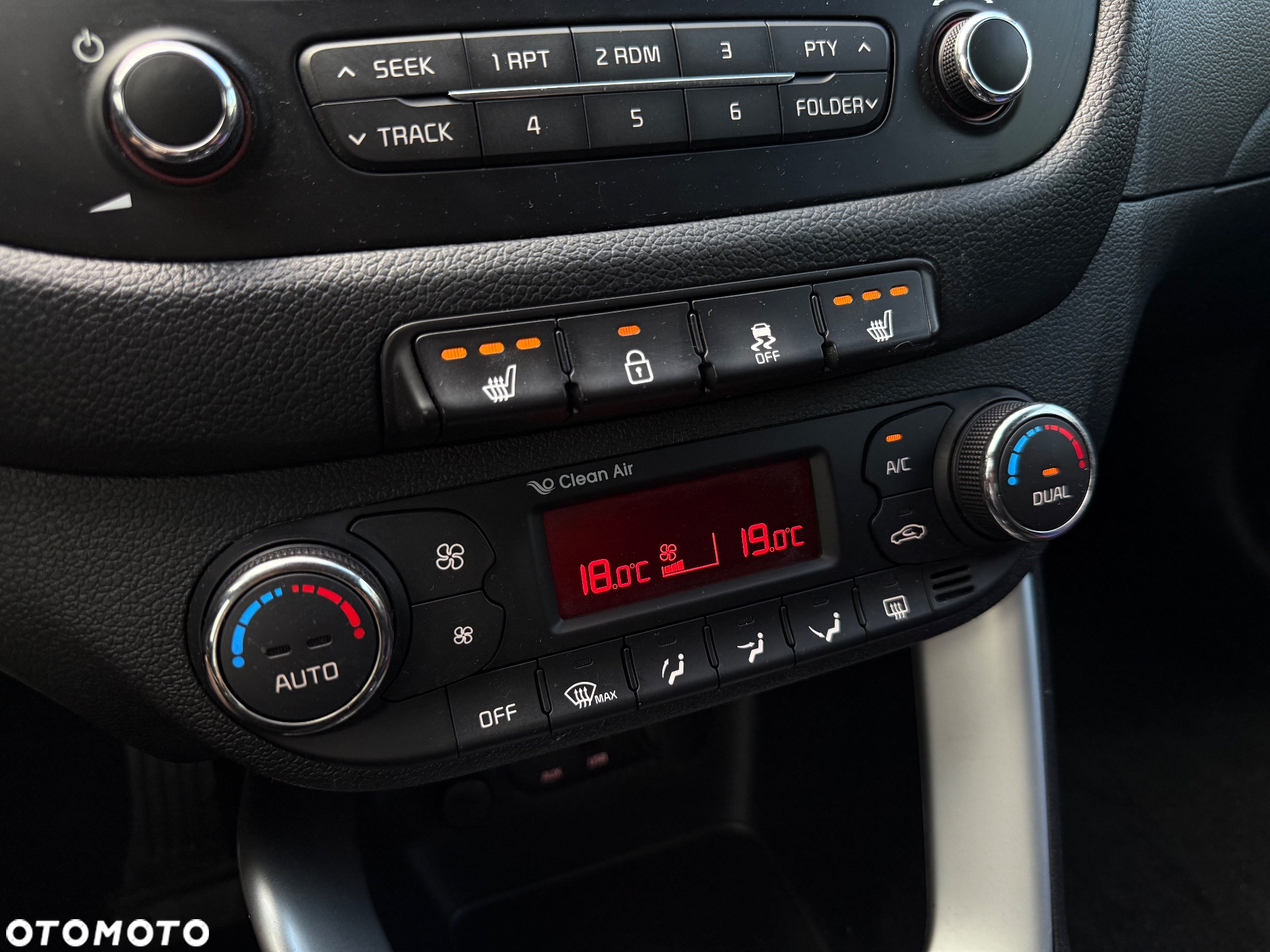 Kia Ceed - 12
