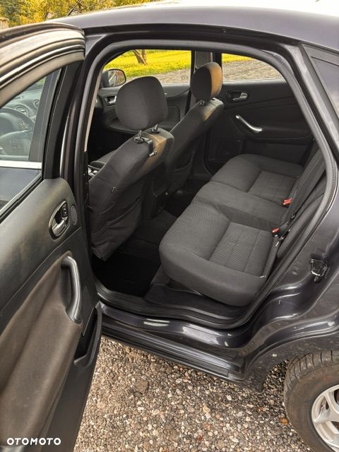 Ford Mondeo 2.2 TDCi Trend - 10