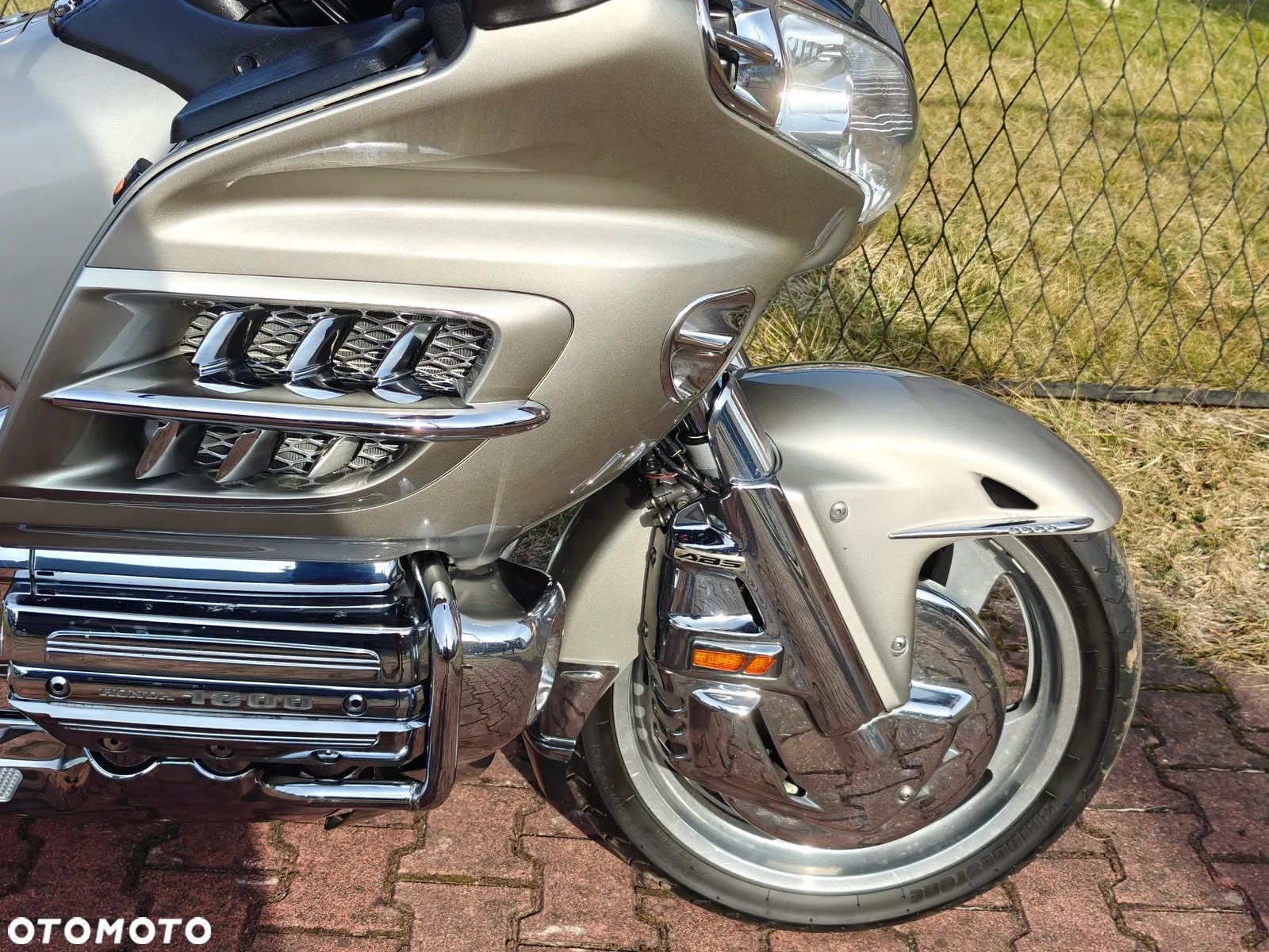 Honda GL - 9