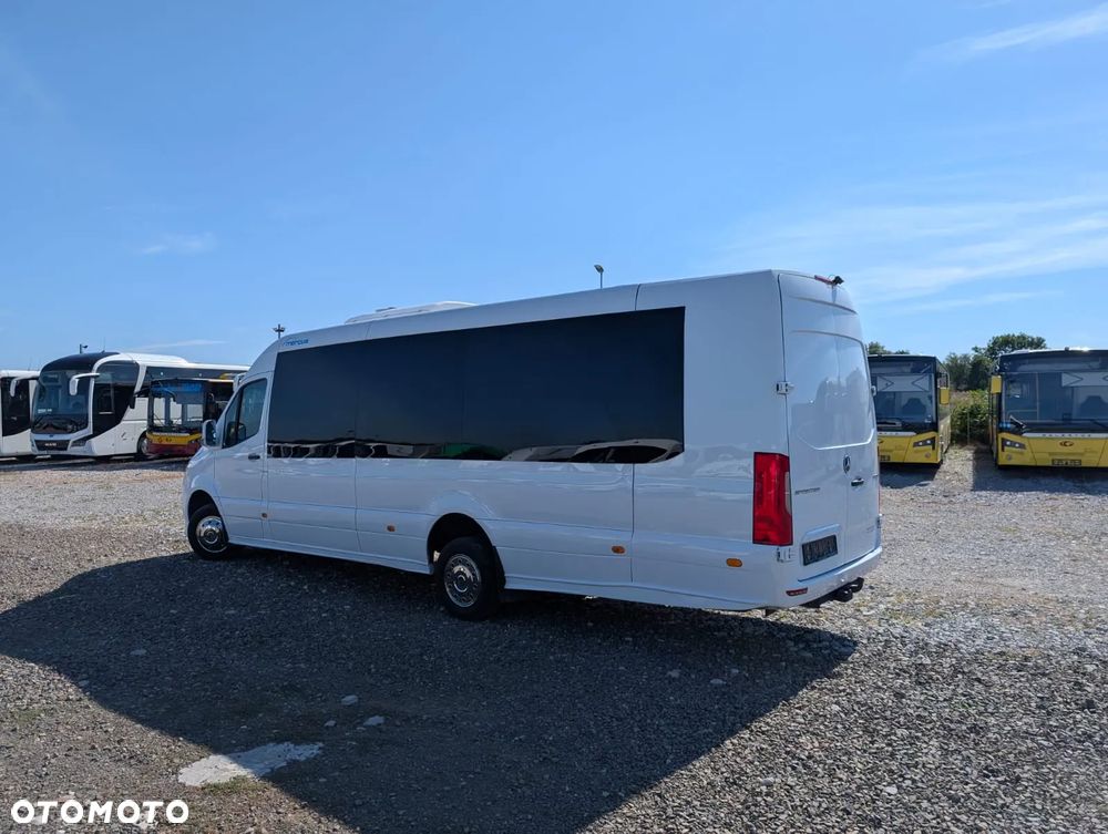 Mercedes-Benz Sprinter 517 - 8