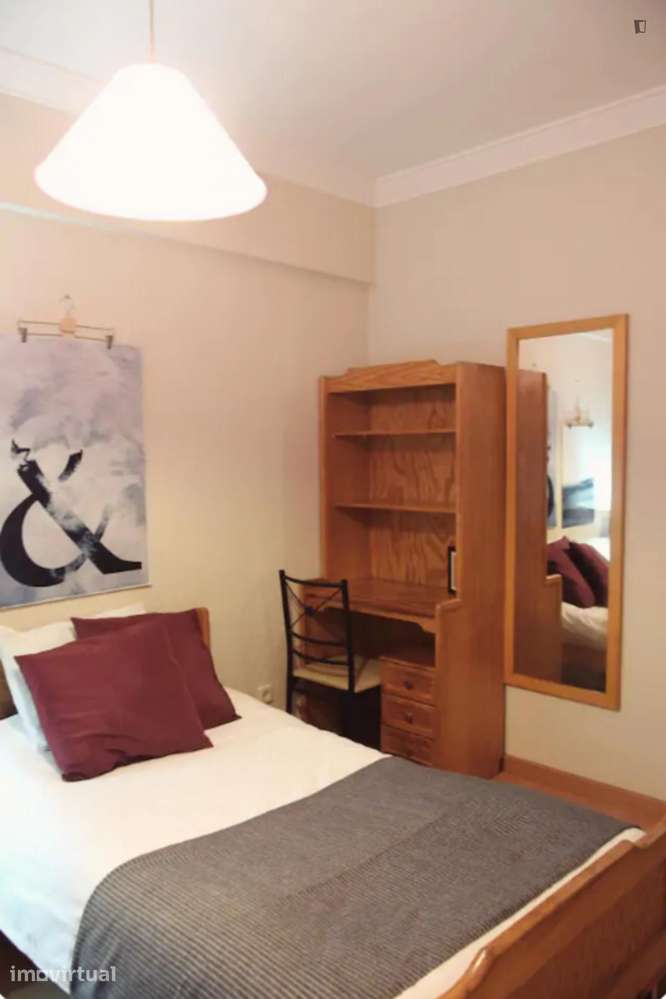 Quarto - localizado em Cidral Coimbra - Grande imagem: 3/10