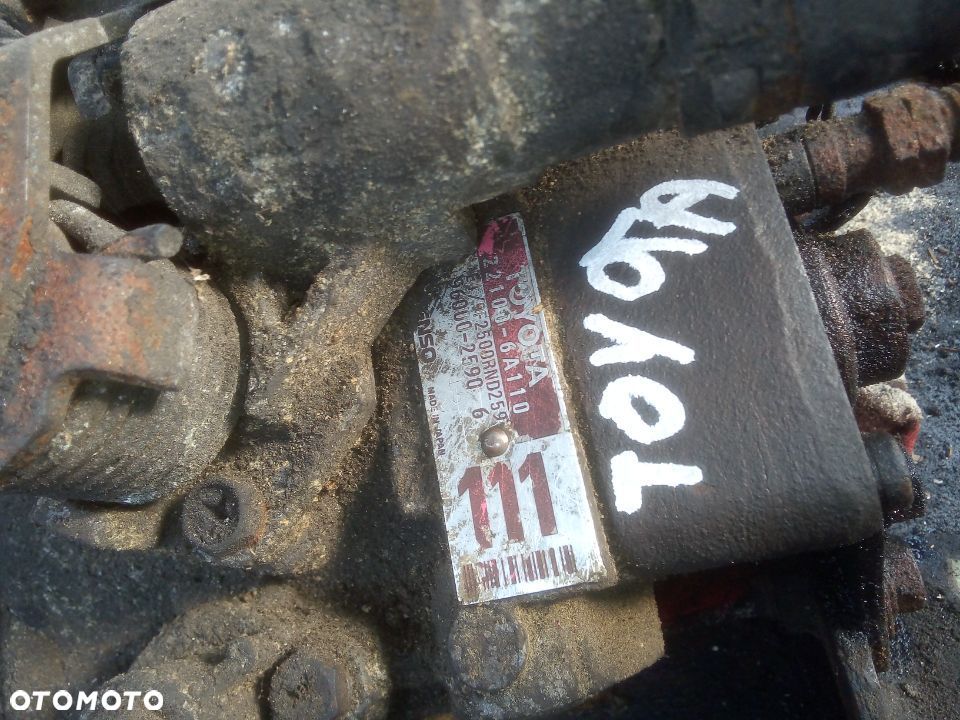 Toyota carina  2,0d pompa wtryskowa 22100-6A110 - 1