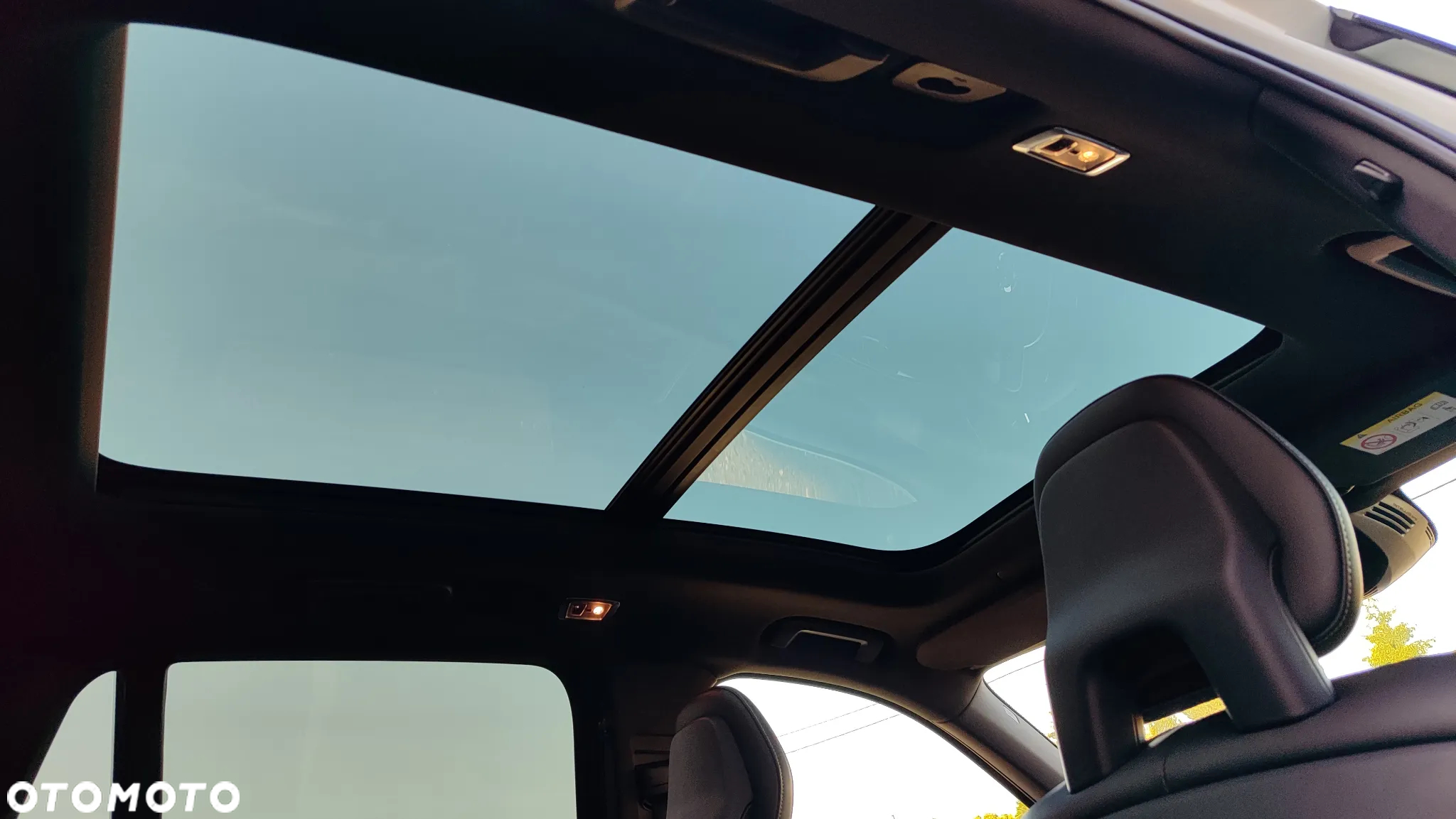 Volvo XC 90 D5 AWD R-Design 7os - 32