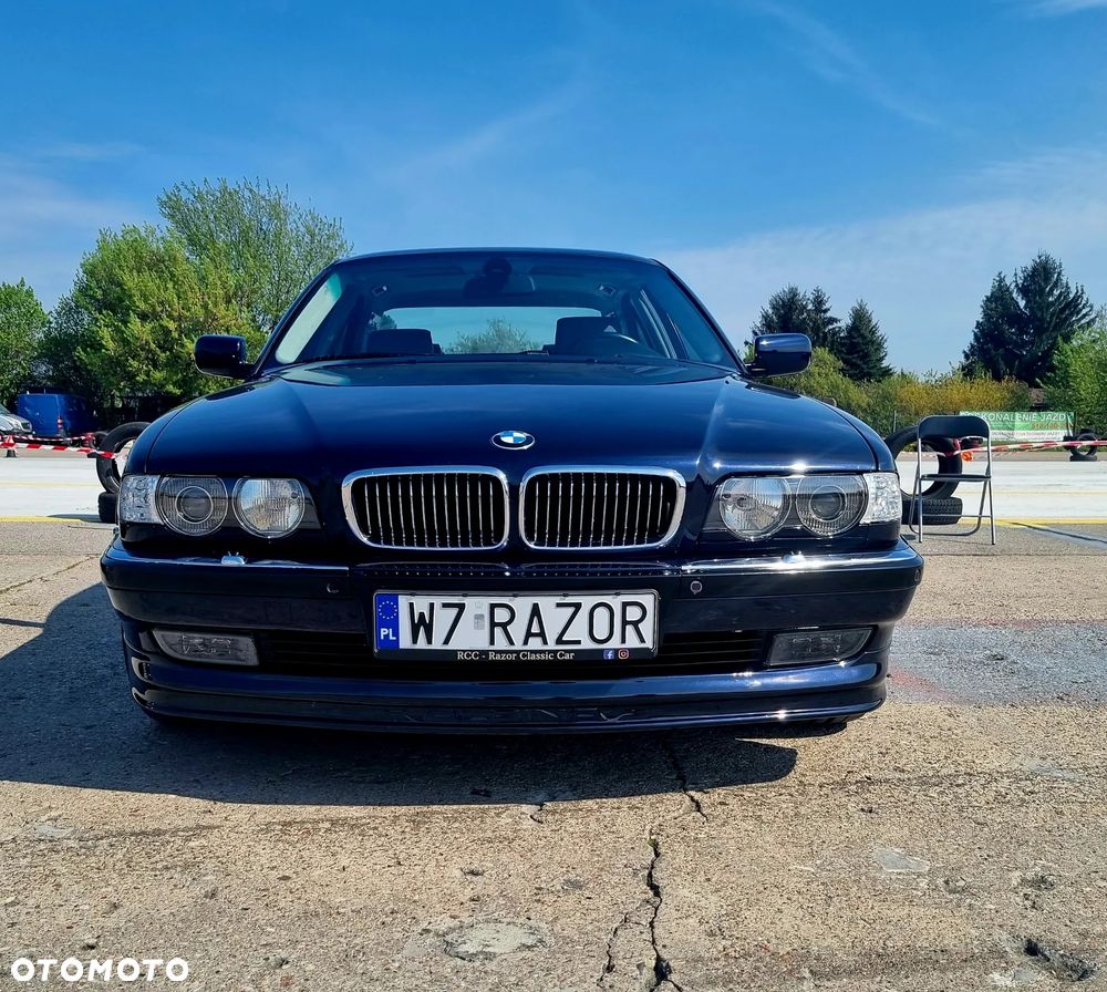 BMW Seria 7 750i - 4