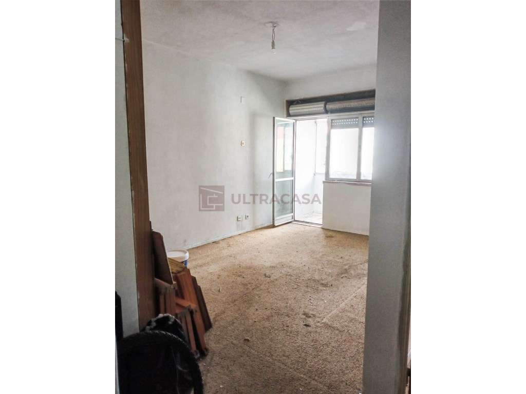 Oportunidade de investimento T1 nas Reboleira - Grande imagem: 2/10