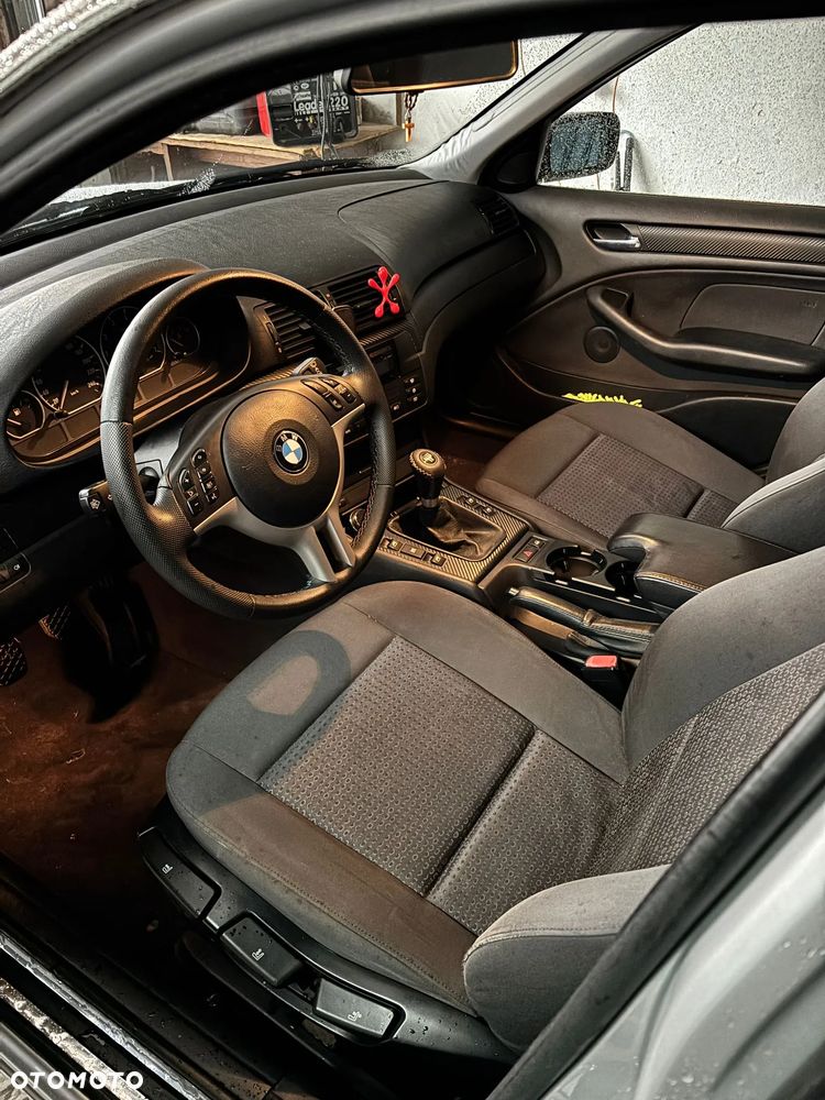 BMW Seria 3 330i - 9
