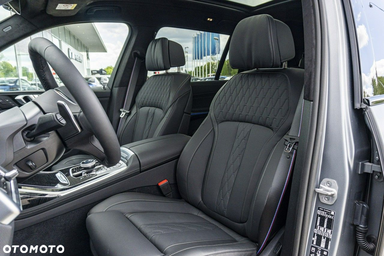 BMW X7 - 12