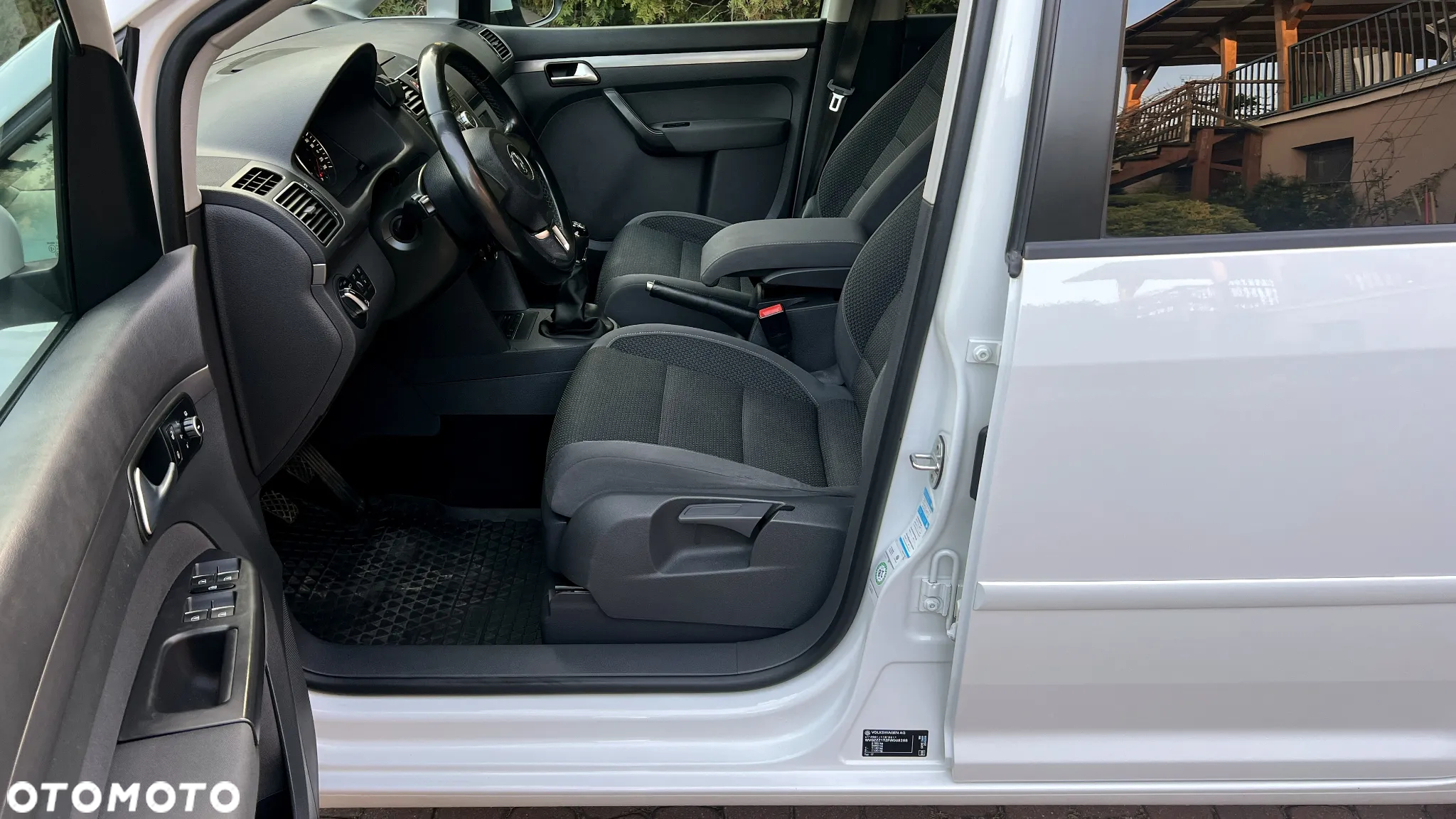Volkswagen Touran 1.6 TDI DPF Comfortline - 23
