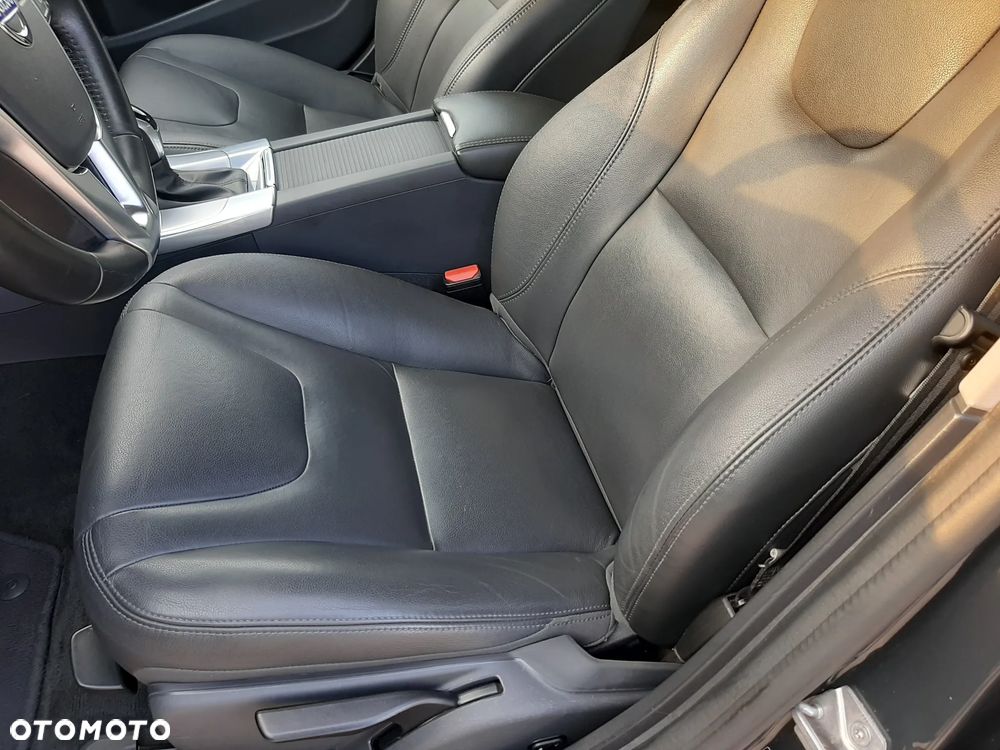 Volvo V60 D3 Geartronic Summum - 29