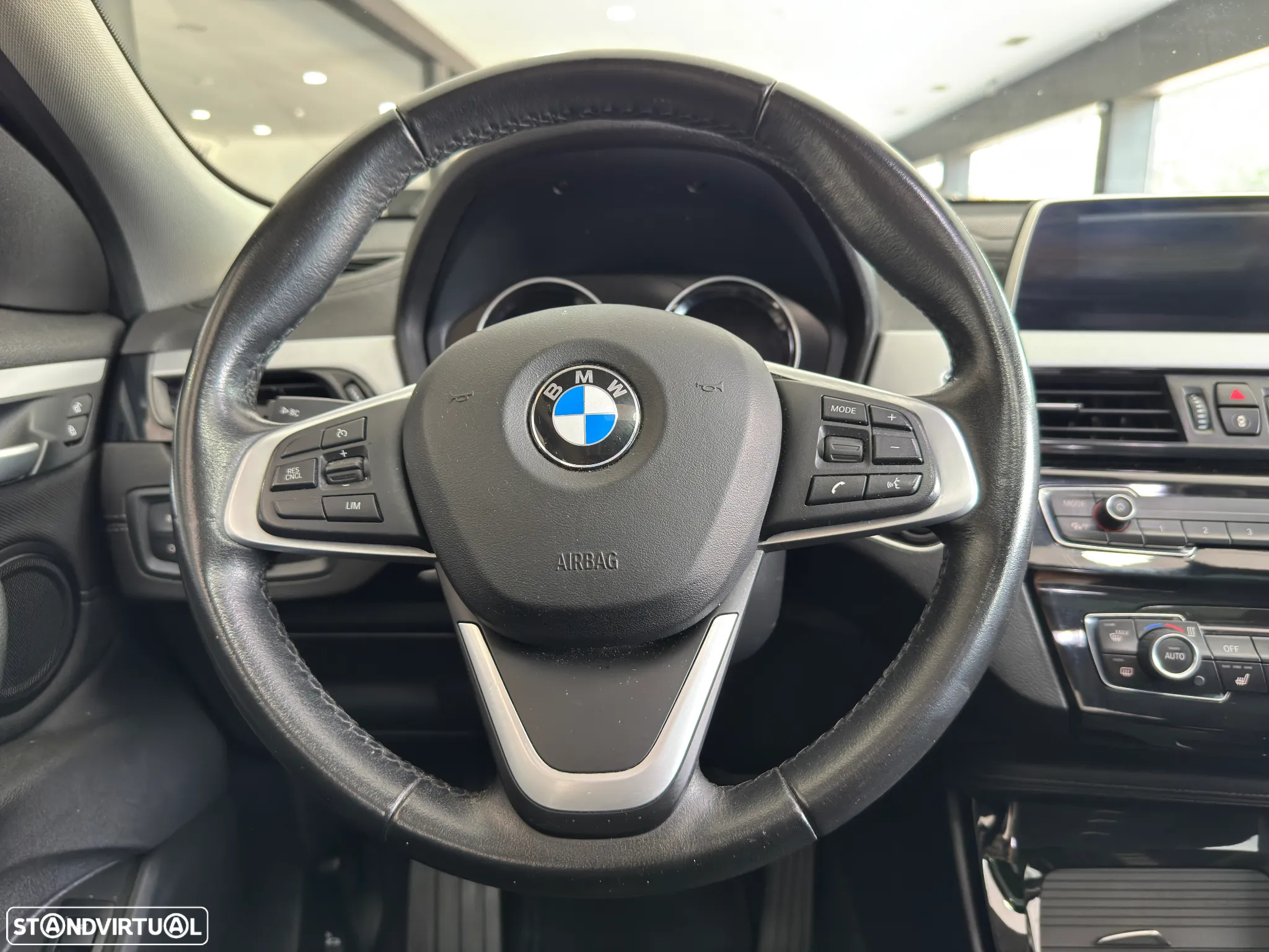 BMW X2 18 i sDrive Auto Pack 50 anos M - 9